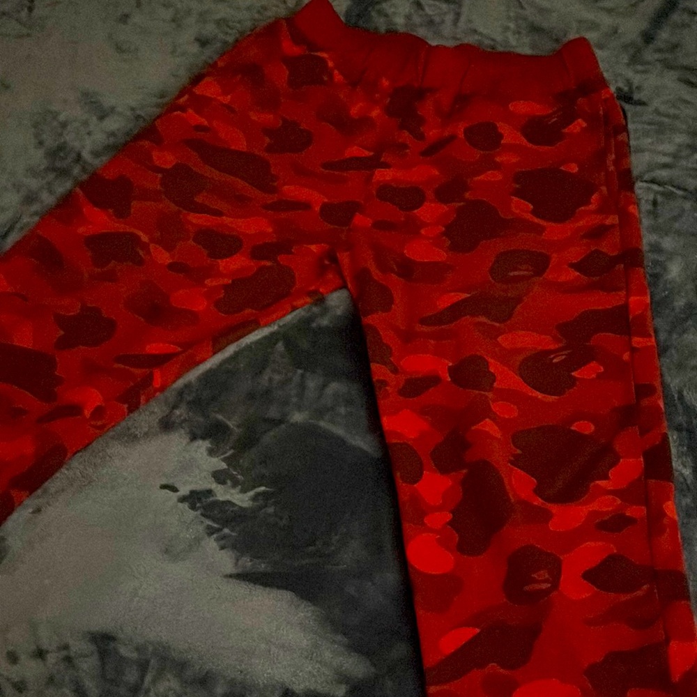 Bathing ape red camo sweatpants